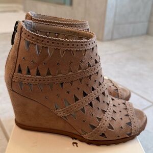 Via Spiga Brown Cut-Out Wedge Sandals